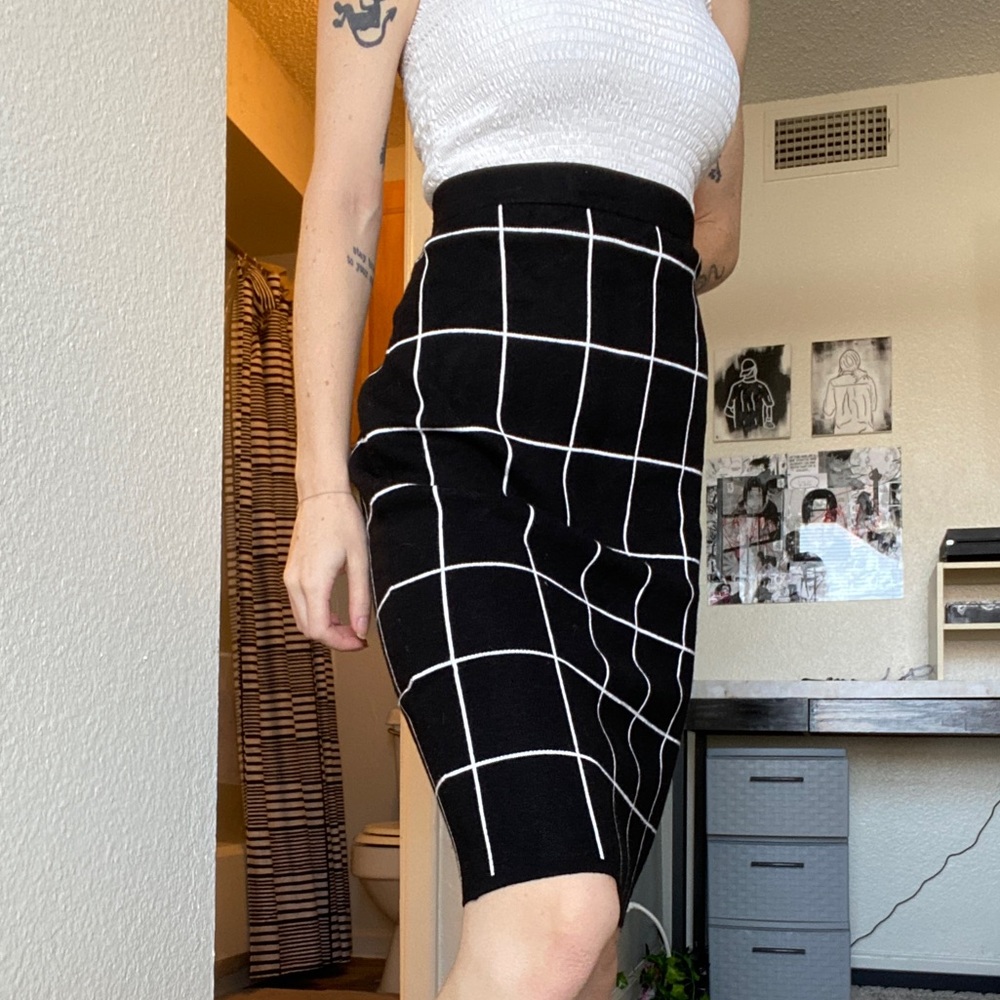 Classic Pencil Skirt - Black and White Design